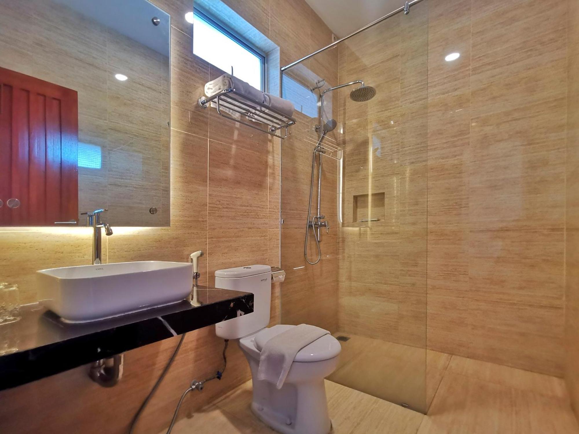 Bukit Indah Doda Hotel & Resorts Palu Eksteriør billede
